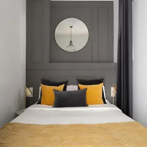 apartamentos-gran-via-bassols.catalonia-hotels.com/